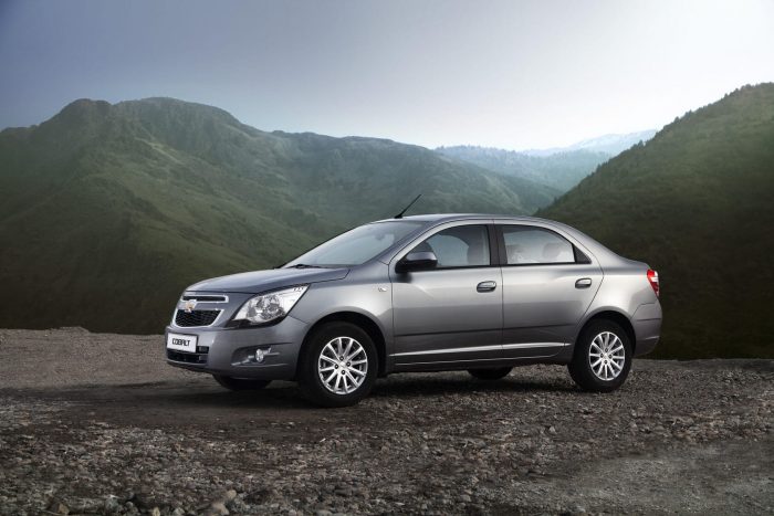 chevrolet cobalt салон